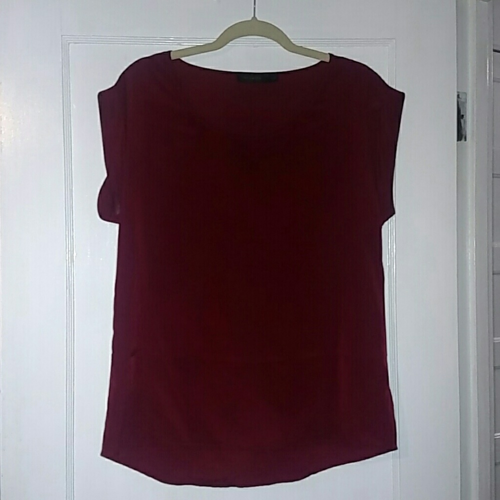 The Limited - Size Med. Shirt - Burgundy / Dark Re